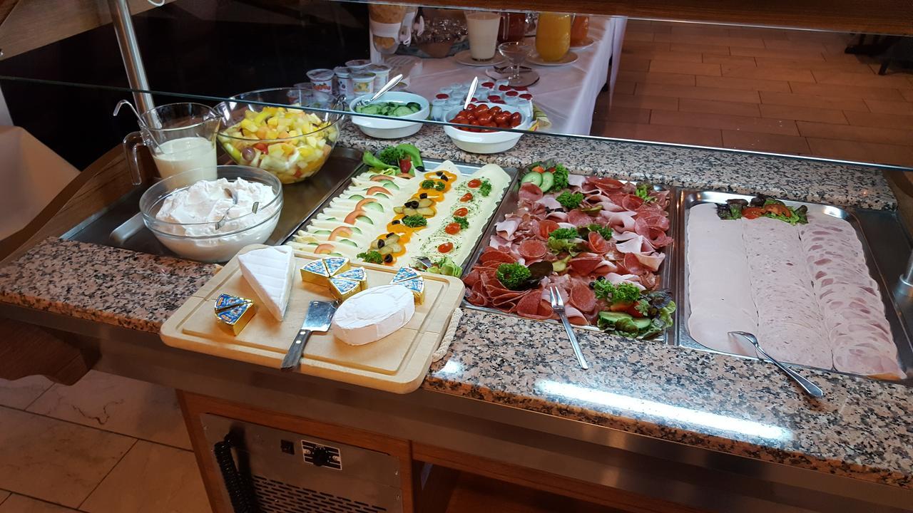 Gasthaus Zur Quelle Bad Marienberg Εξωτερικό φωτογραφία